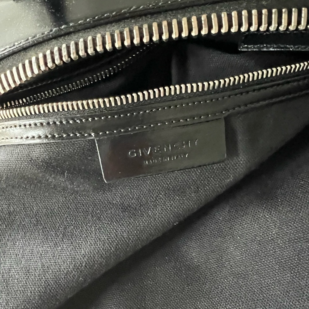 Givenchy Medium Antigona Satchel in Black - Picture 14 of 15